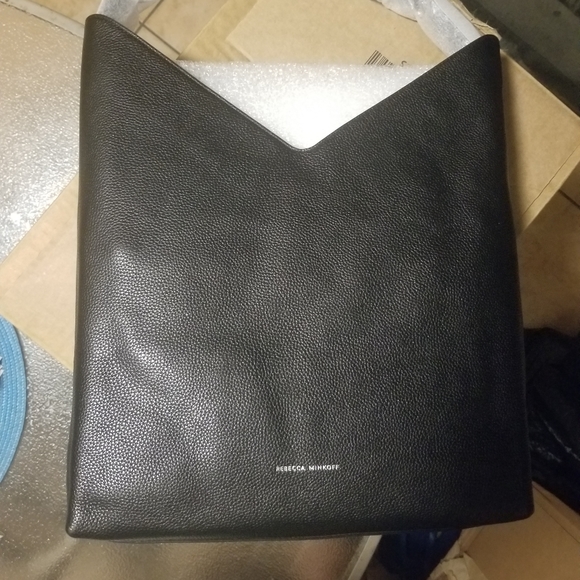 NWT REBECCA MINKOFF CHAIN HOBO - Picture 13 of 15